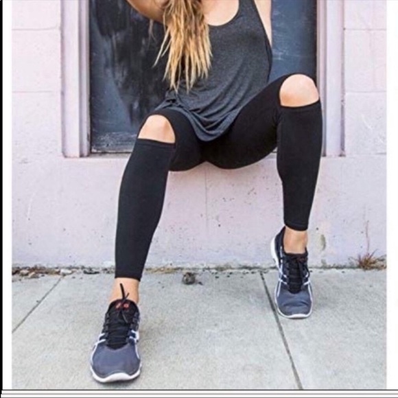 Black Knee Cut Out Leggings - Picture 2 of 2